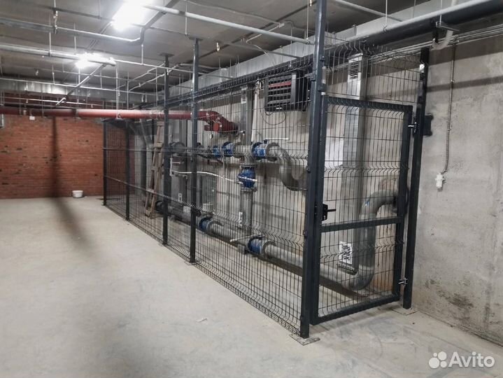 Забор 3D. Бригада с руками из плеч