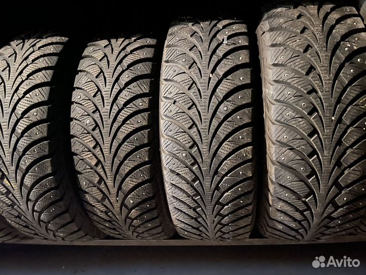 Sava Eskimo Stud 215/65 R16