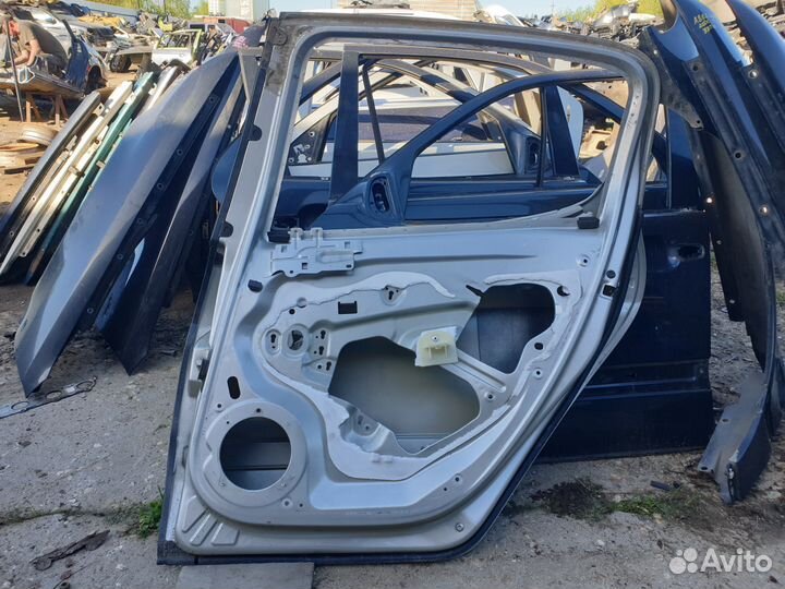 Дверь задняя правая peugeot 308 1 пежо хетчбек зп
