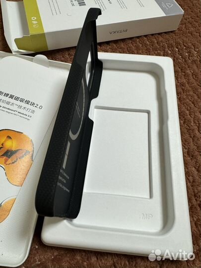 Чехол на iPhone 15pro pitaka