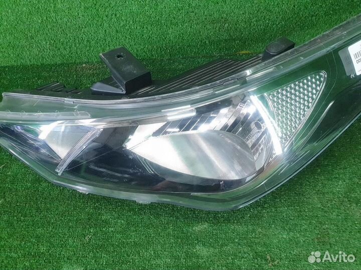 Фара левая Hyundai Solaris