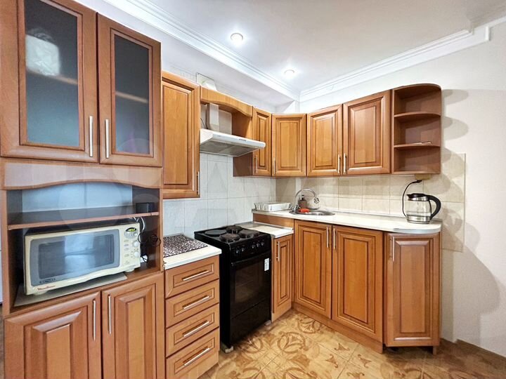 Комната 100 м² в 3-к., 1/2 эт.