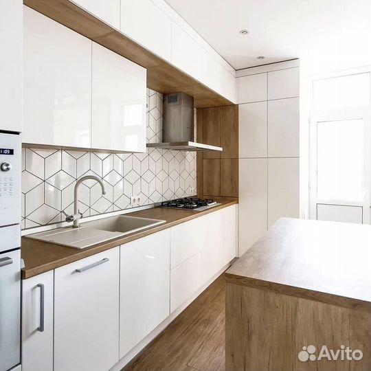 Прямая кухня в потолок. Кухонный гарнитур на заказ