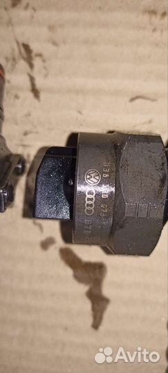 Форсунки двс 1.9 AUY 038130073F