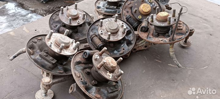 Задний кулак, ступица Киа Спектра