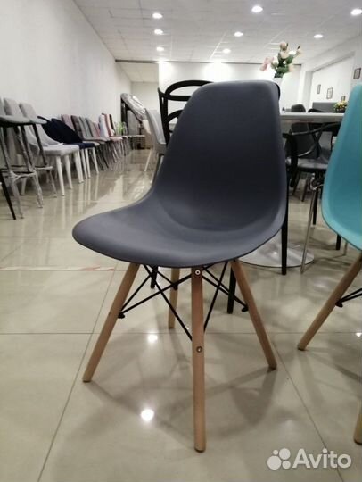 Стул новый «Eames DSW»