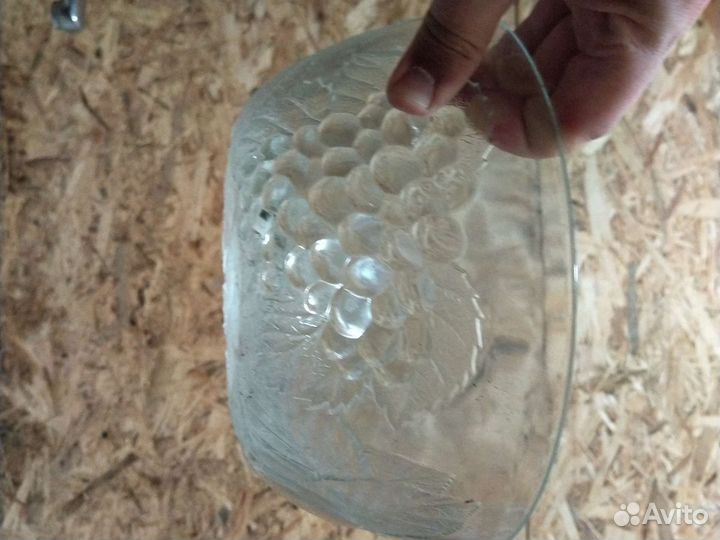 Ваза на ножке и блюда стекло СССР и салатники