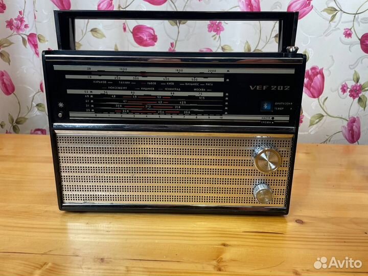Радиоприемник vef 202 с фм и Блютуз