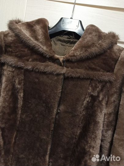 Шуба мутоновая с капюшоном42