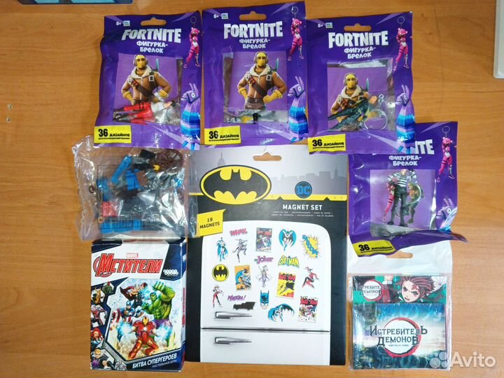 Geek-атрибутика отдаю бесплатно