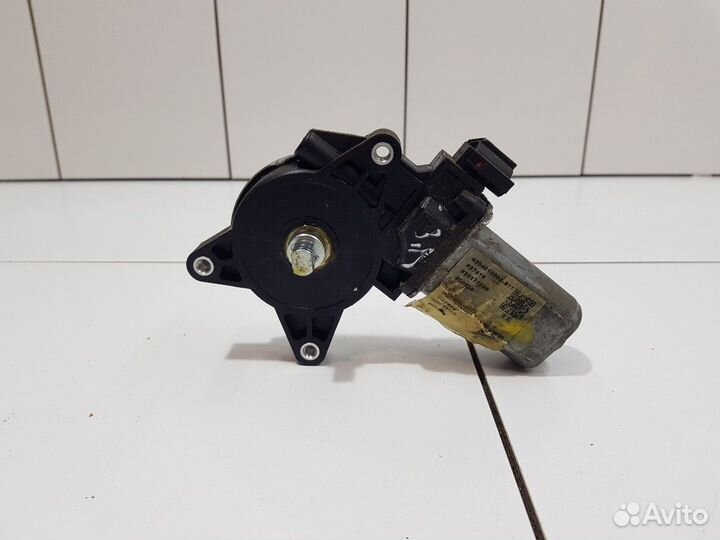 Моторчик стеклоподъемника задний левый