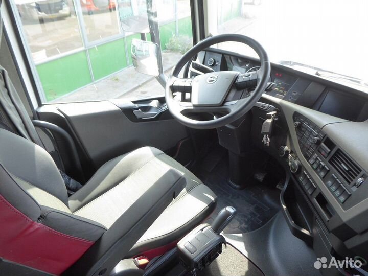 Pазбираем грузовик Volvo FH с 2013