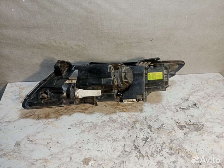 Фара правая Kia Optima 3 Ксенон