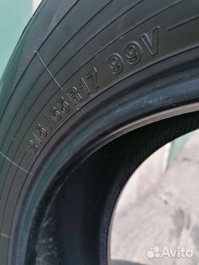 Yokohama BluEarth AE01 215/65 R17