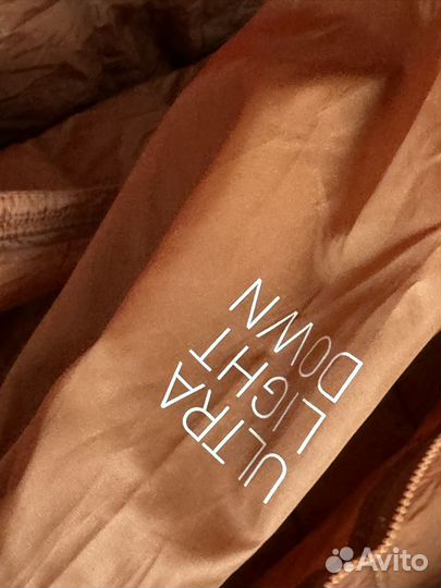 Uniqlo ультралегкий пуховик