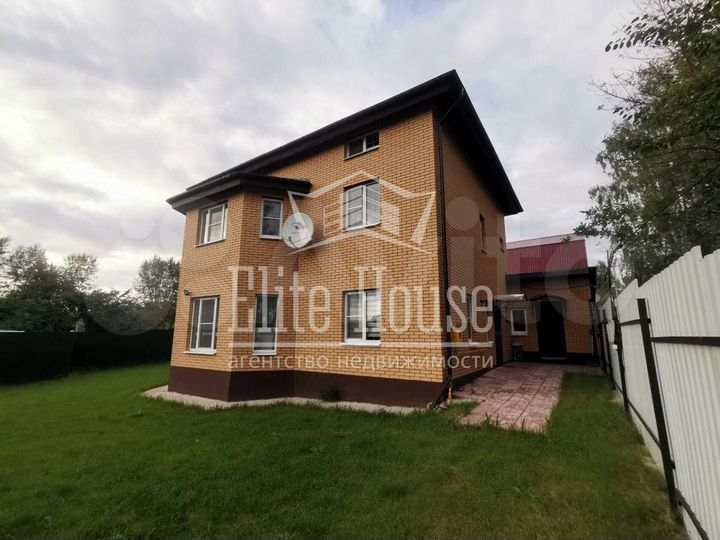 Дом 280 м² на участке 5 сот.