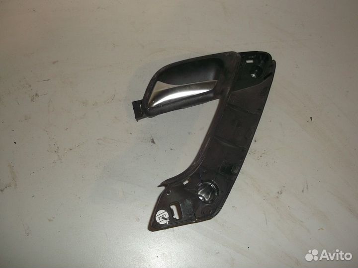 Ручка двери внутренняя левая задняя