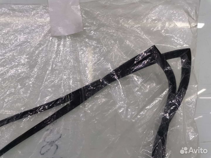 Молдинг лобового стекла camry V50V55 2011-2018Г