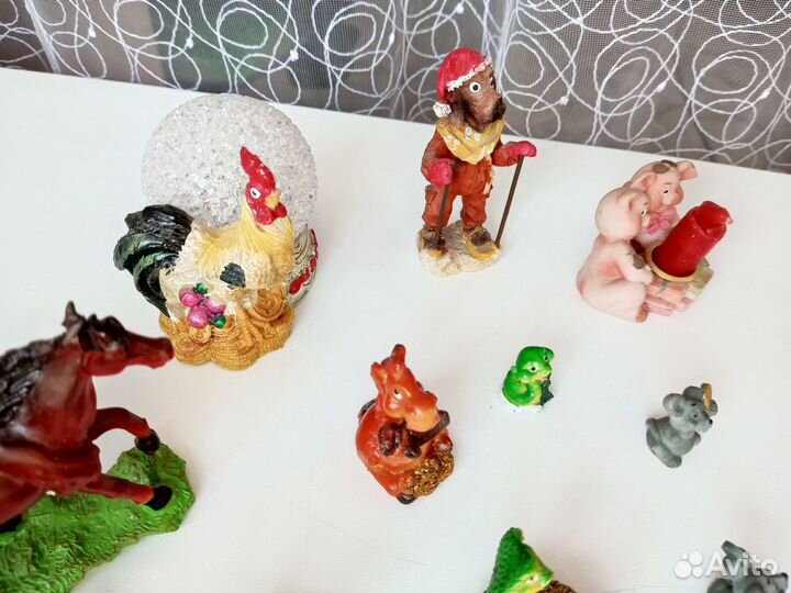 Статуэтки и магнитики