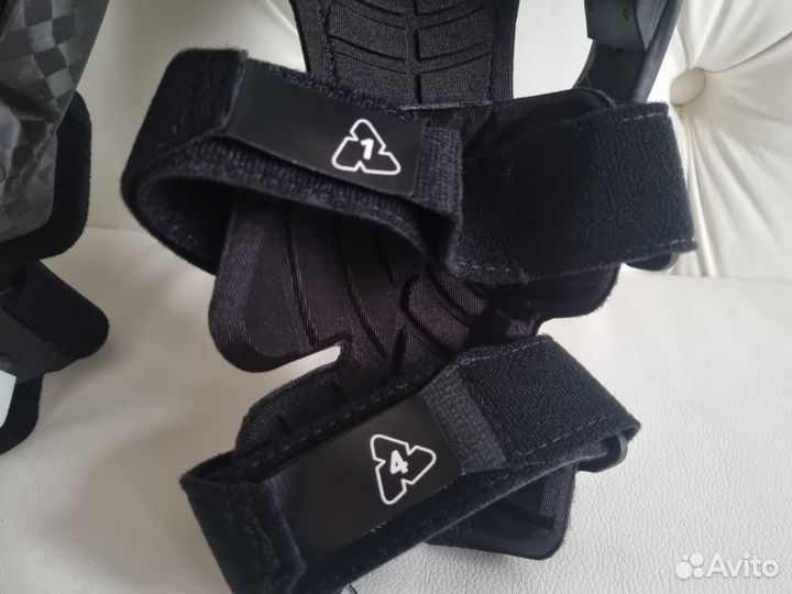 Haкoлeннuк Carbon Leatt Knee Brace C-Frame Карбон