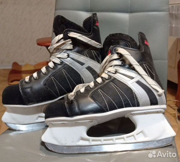 Коньки хоккейные