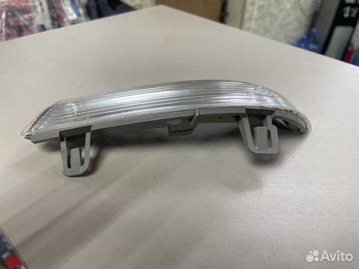 Повторитель поворота правый Фольксваген Гольф 6