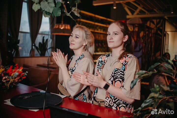 Официант в кафе Сулугуни (юзр)