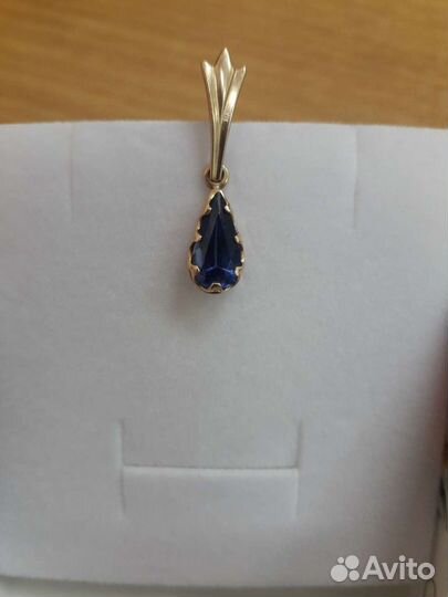 Подвес с сапфиром
