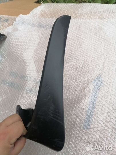 Брызговик передний правый Kia Sorento Prime