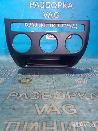 Фольксваген Гольф 5+.Центральный бордачек