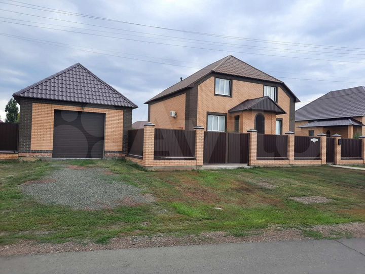 Коттедж 201,9 м² на участке 10,55 га