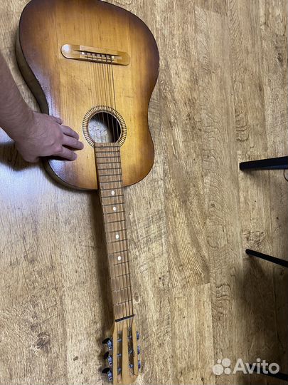 Акустическая гитара