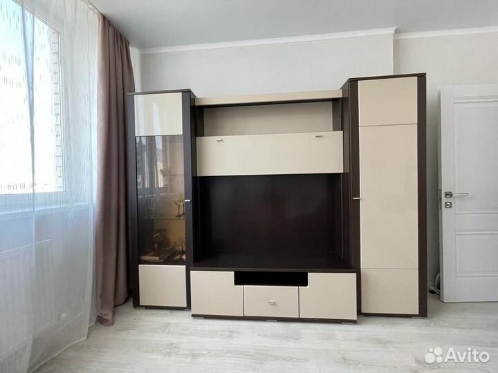 Стенка в гостиную