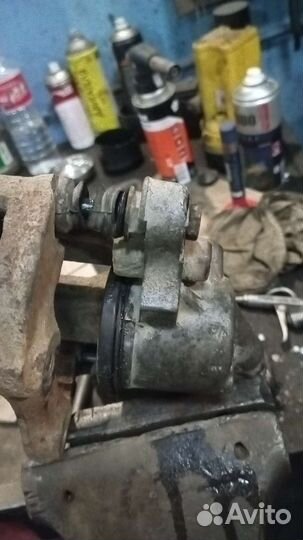 Продам передние тормозные суппорта иж ода