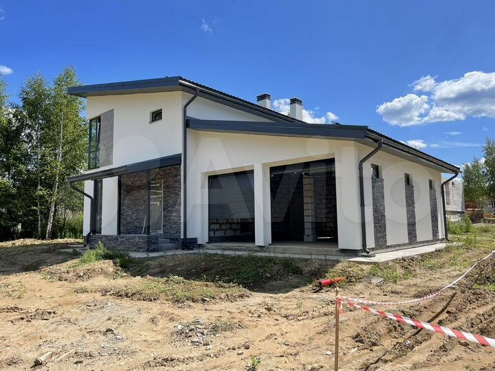 Дом 200 м² на участке 6 сот.