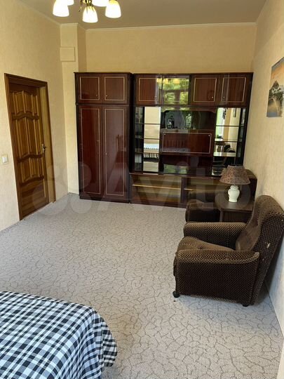 2-к. квартира, 54 м², 2/5 эт.