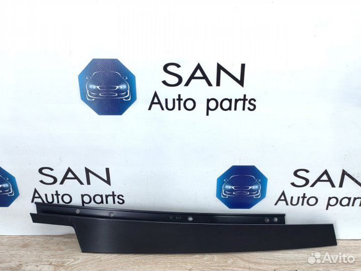 Накладка двери декоративная передняя левая Bmw X5