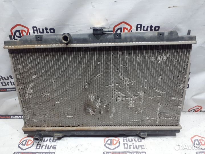 Nissan Almera n16 радиатор охлаждения двс