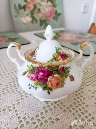 Old Country roses Сахарница