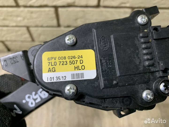 Porsche Cayenne S 958 Педаль газа