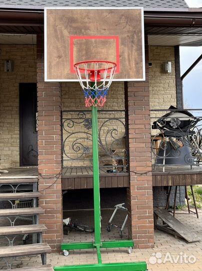 Баскетбольная стойка