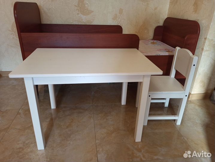 Детский стол и стул икея