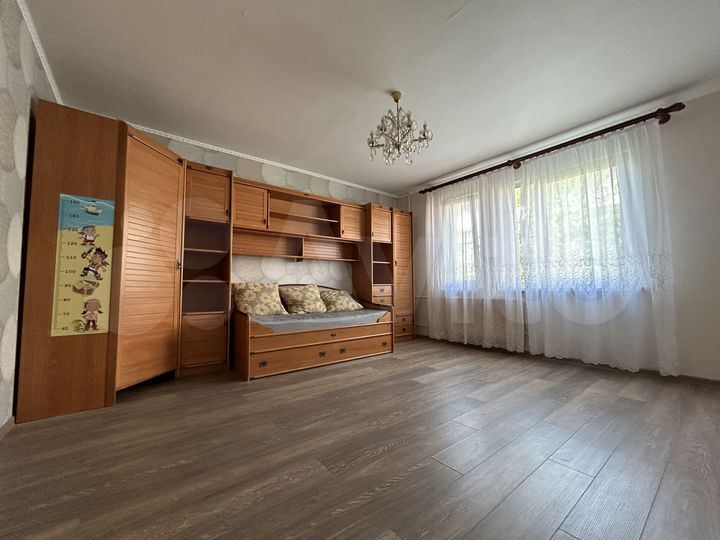 2-к. квартира, 65 м², 4/9 эт.