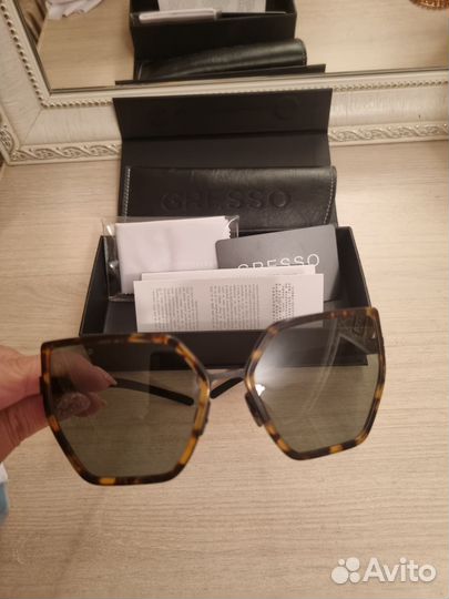 Солнцезащитные очки женские Gresso