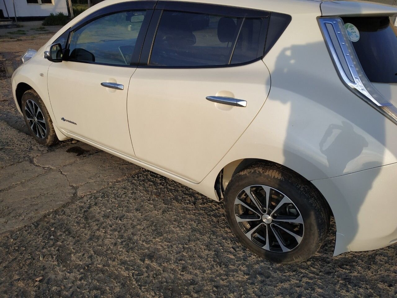 Nissan Leaf: фото из отзыва