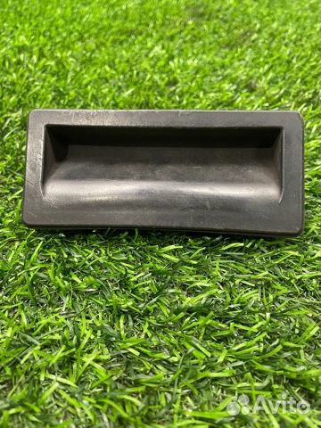 Кнопка открывания багажника Volkswagen Tiguan 5N2