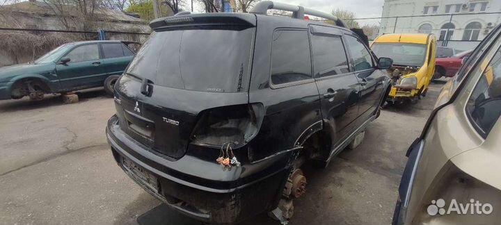 Крышка багажника Mitsubishi Outlander 1