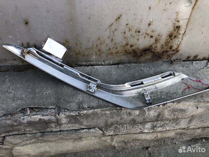 Молдинг переднего бампера Митсубиши Аутлендер 3