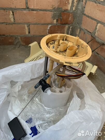 Насос топлива 5n0919088