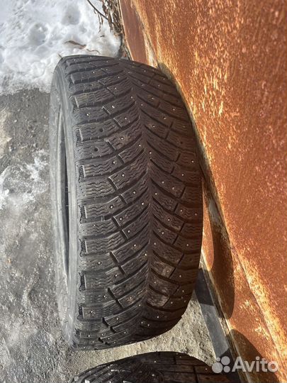 Michelin X-Ice North 4 205/55 R17